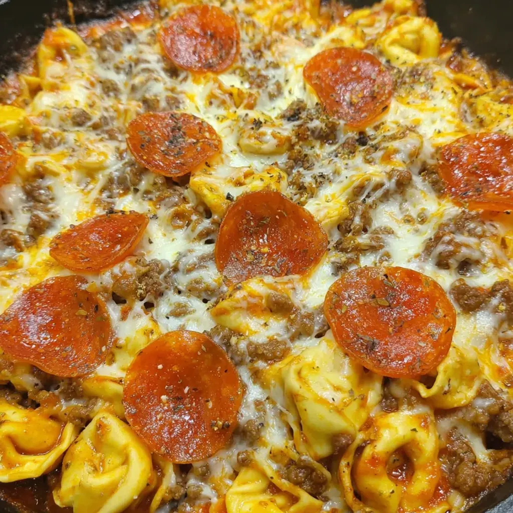One-Pan Cheesy Pizza Tortellini: Easy Dinner Recipe